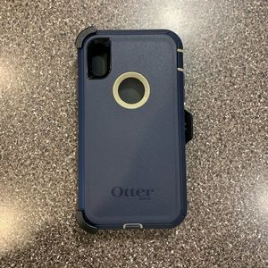 IPhone XR Otterbox Defender Case